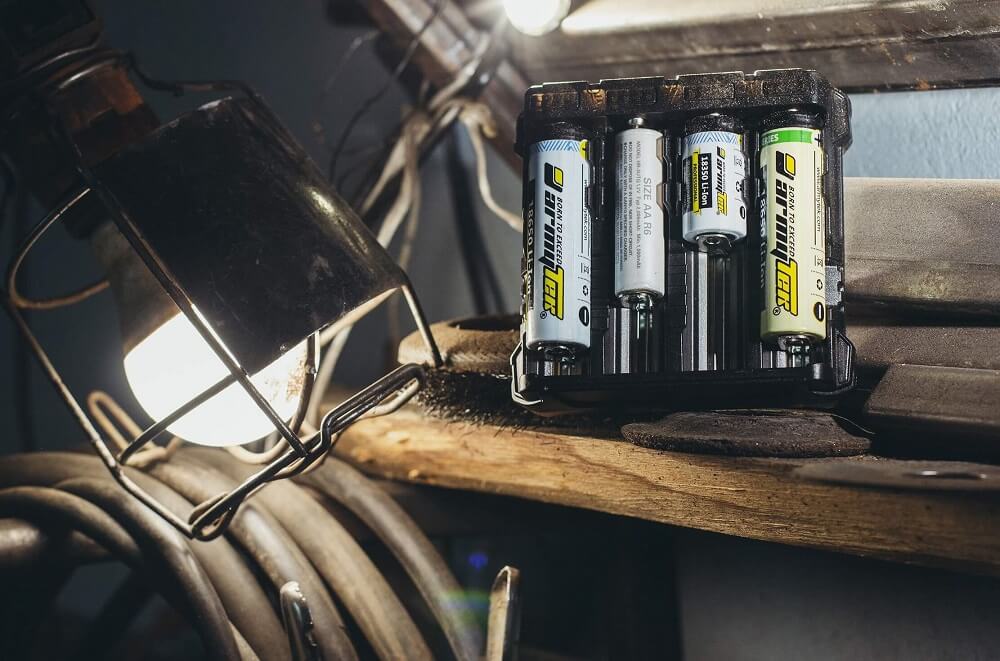 Зарядное устройство Armytek Handy C4 Pro
