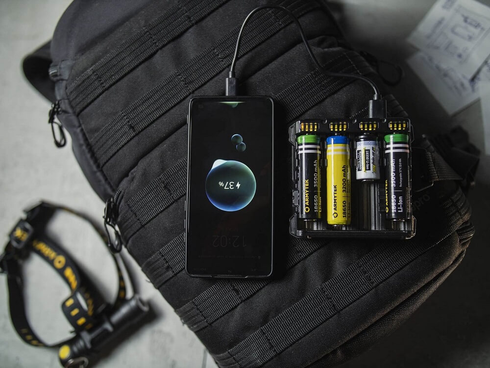 Зарядное устройство Armytek Handy C4 Pro