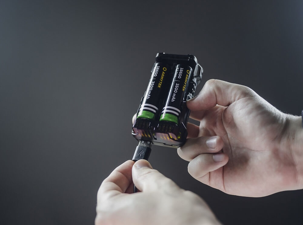 Зарядное устройство Armytek Handy C2 Pro