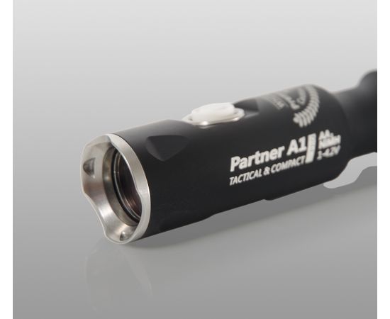 Мультифонарь Armytek Partner A1 Pro XP-L White